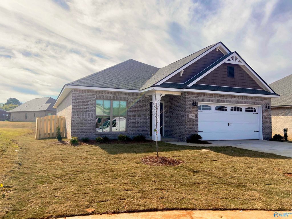 21940 Shearwater Drive, Athens, AL 35613