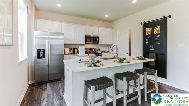 107 Winding Road, Forks Twp, PA 18040