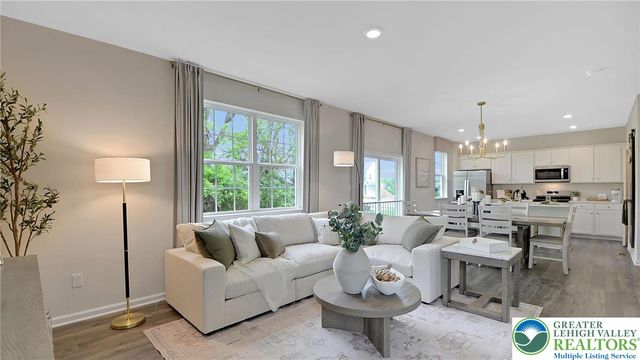 107 Winding Road, Forks Twp, PA 18040