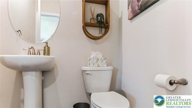 107 Winding Road, Forks Twp, PA 18040