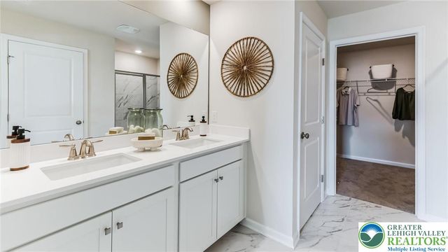 107 Winding Road, Forks Twp, PA 18040