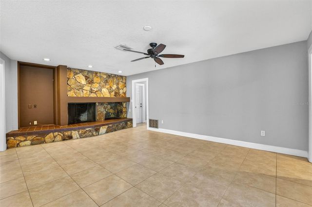 2111 PADDOCK CIRCLE, Dunedin, FL 34698