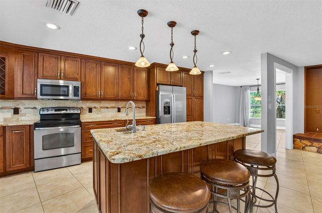 2111 PADDOCK CIRCLE, Dunedin, FL 34698