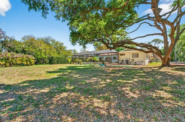 2111 PADDOCK CIRCLE, Dunedin, FL 34698