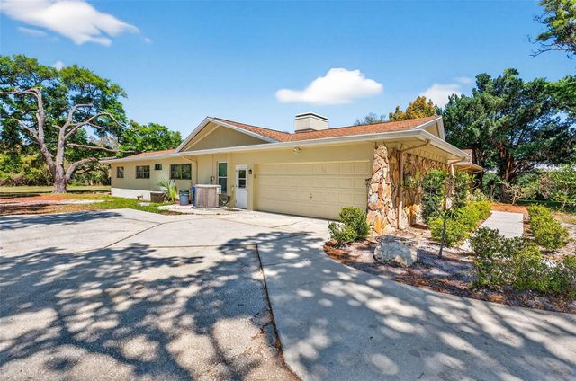 2111 PADDOCK CIRCLE, Dunedin, FL 34698