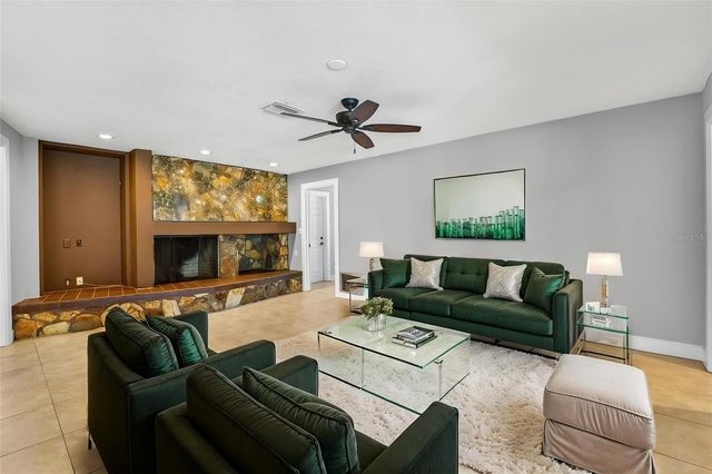 2111 PADDOCK CIRCLE, Dunedin, FL 34698