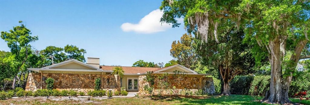 2111 PADDOCK CIRCLE, Dunedin, FL 34698