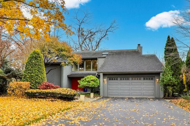 11515 BURR OAK Lane, Burr Ridge, IL 60527