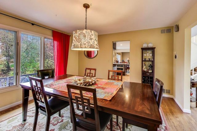 11515 BURR OAK Lane, Burr Ridge, IL 60527