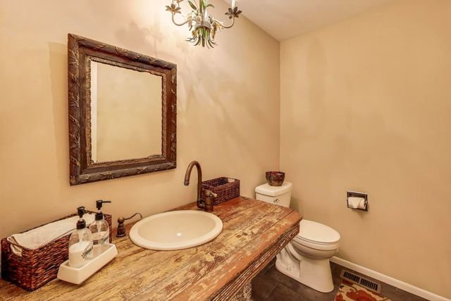 11515 BURR OAK Lane, Burr Ridge, IL 60527