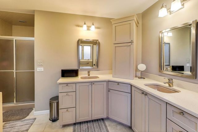 11515 BURR OAK Lane, Burr Ridge, IL 60527