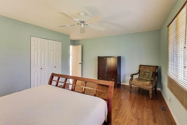 11515 BURR OAK Lane, Burr Ridge, IL 60527