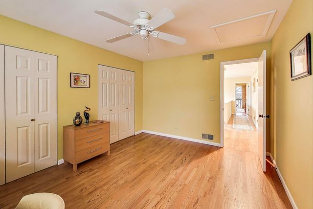 11515 BURR OAK Lane, Burr Ridge, IL 60527