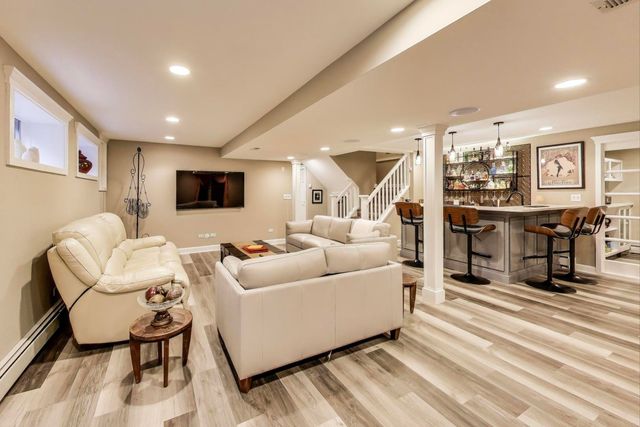 11515 BURR OAK Lane, Burr Ridge, IL 60527