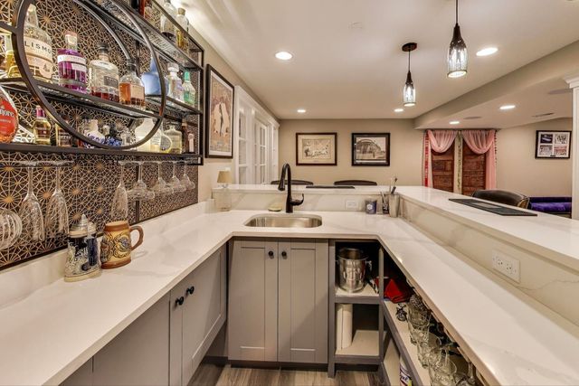 11515 BURR OAK Lane, Burr Ridge, IL 60527