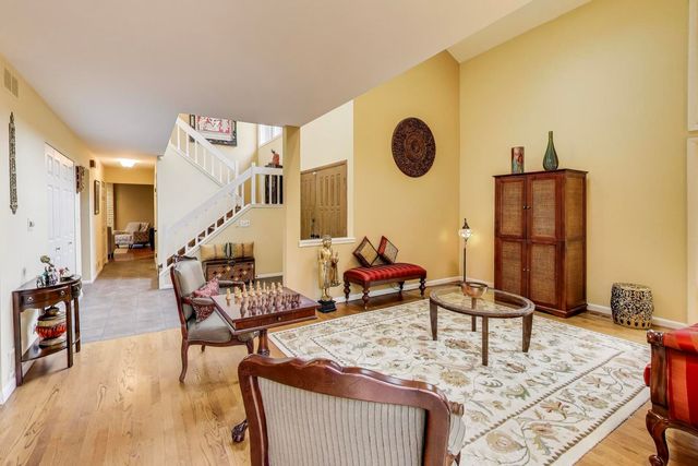 11515 BURR OAK Lane, Burr Ridge, IL 60527