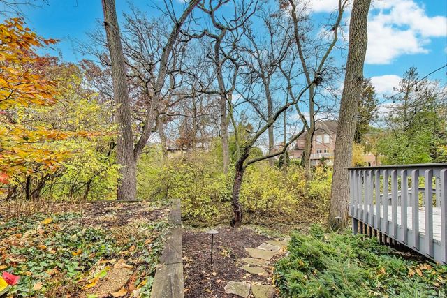 11515 BURR OAK Lane, Burr Ridge, IL 60527