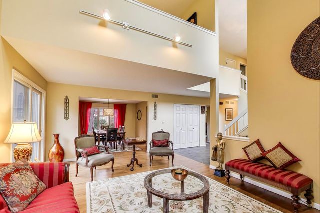 11515 BURR OAK Lane, Burr Ridge, IL 60527