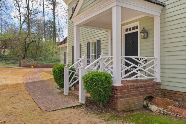 1301 Woodhill Drive, Chattanooga, TN 37405
