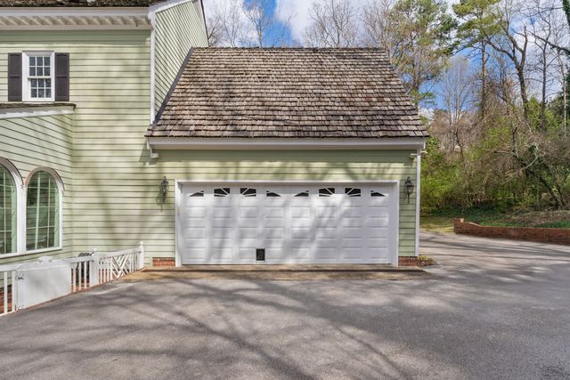 1301 Woodhill Drive, Chattanooga, TN 37405