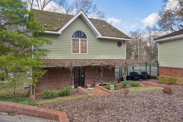 1301 Woodhill Drive, Chattanooga, TN 37405