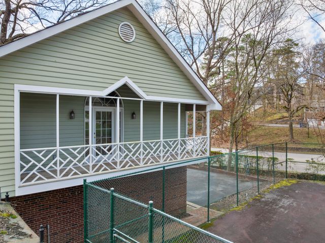 1301 Woodhill Drive, Chattanooga, TN 37405