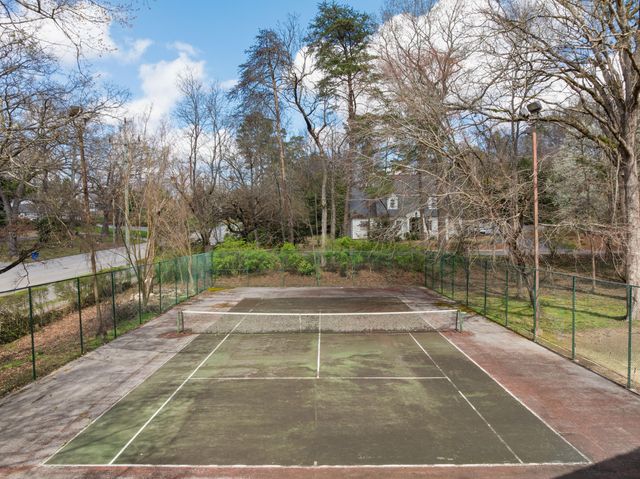 1301 Woodhill Drive, Chattanooga, TN 37405