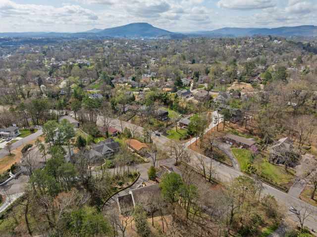 1301 Woodhill Drive, Chattanooga, TN 37405