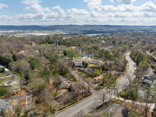 1301 Woodhill Drive, Chattanooga, TN 37405