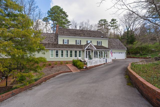 1301 Woodhill Drive, Chattanooga, TN 37405