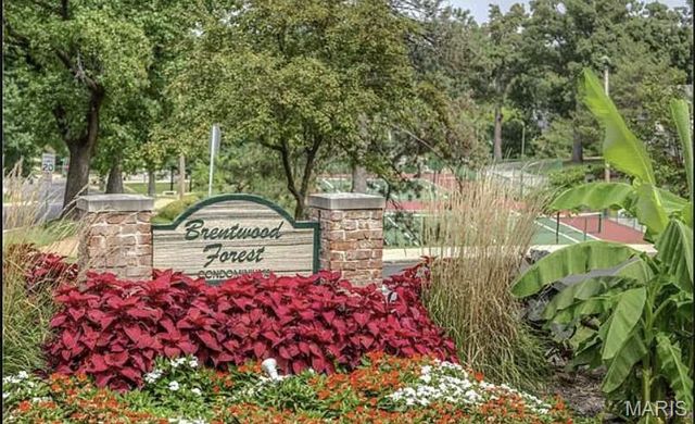 9121 N Swan Circle, Brentwood, MO 63144
