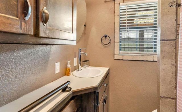 607 SHORELINE DRIVE, Wichita Falls, TX 76308