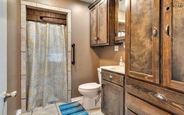 607 SHORELINE DRIVE, Wichita Falls, TX 76308