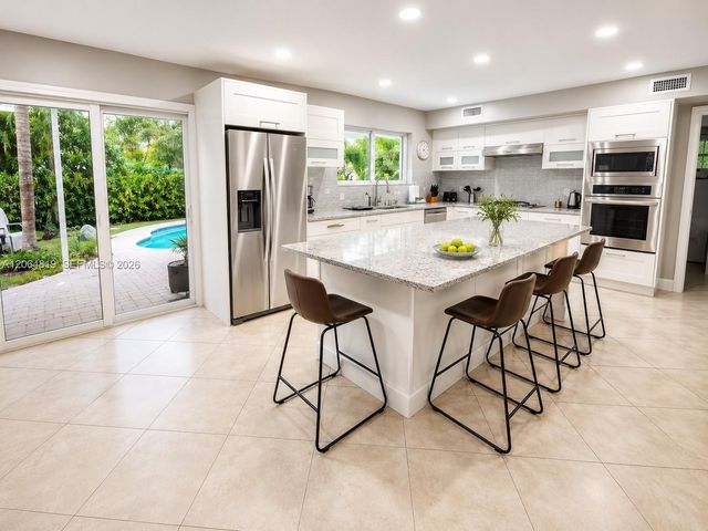 1301 NE 42nd St, Oakland Park, FL 33334