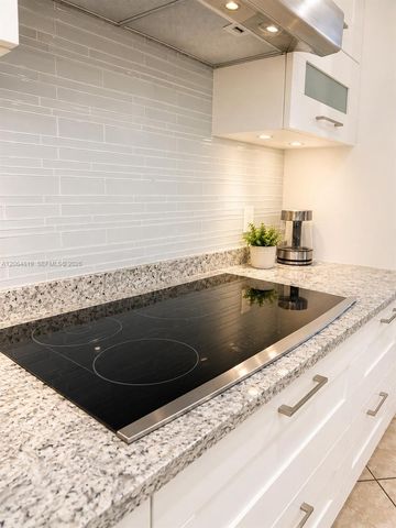 1301 NE 42nd St, Oakland Park, FL 33334