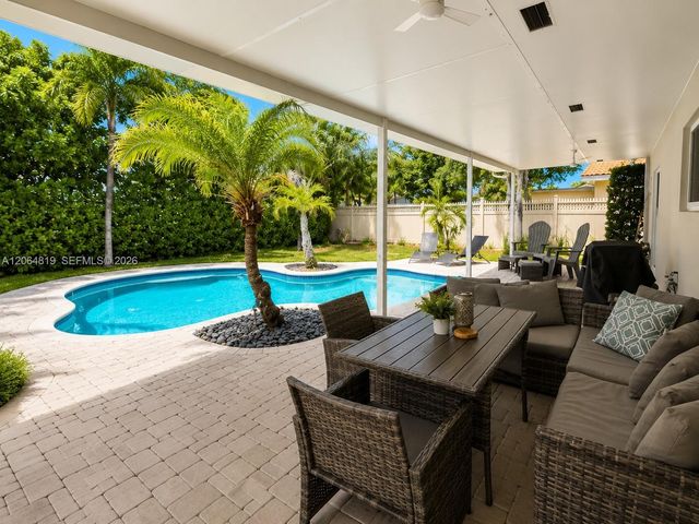 1301 NE 42nd St, Oakland Park, FL 33334