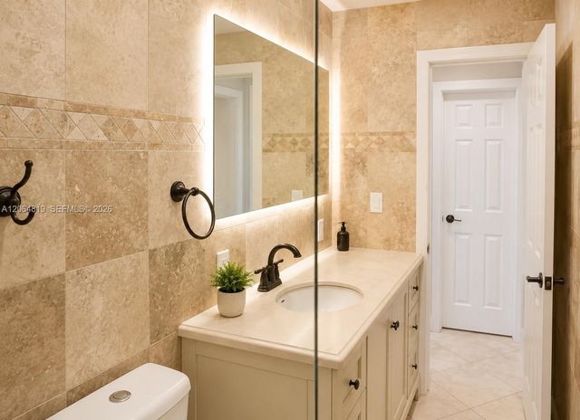 1301 NE 42nd St, Oakland Park, FL 33334