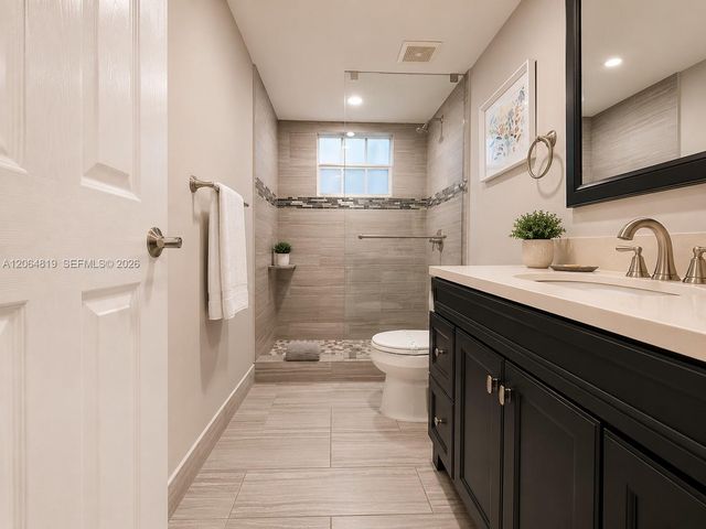 1301 NE 42nd St, Oakland Park, FL 33334