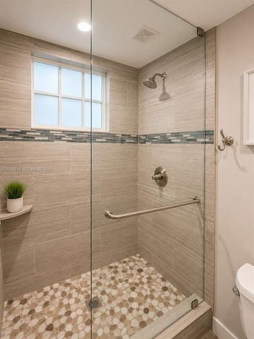 1301 NE 42nd St, Oakland Park, FL 33334