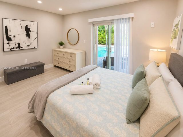 1301 NE 42nd St, Oakland Park, FL 33334