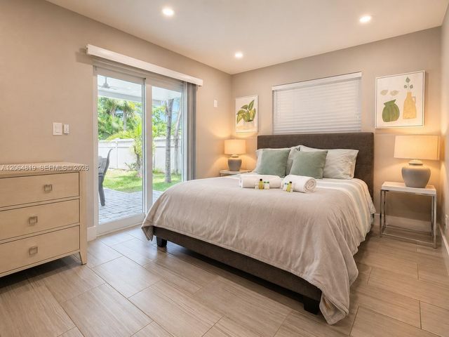 1301 NE 42nd St, Oakland Park, FL 33334