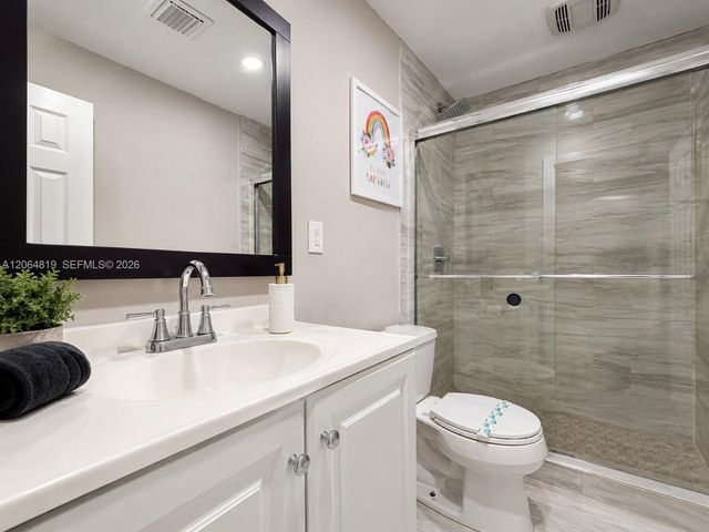 1301 NE 42nd St, Oakland Park, FL 33334