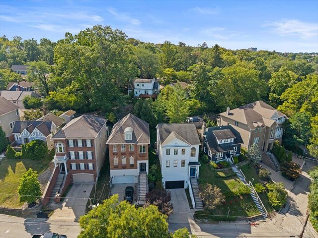 1029 Kinmont Street, Cincinnati, OH 45208