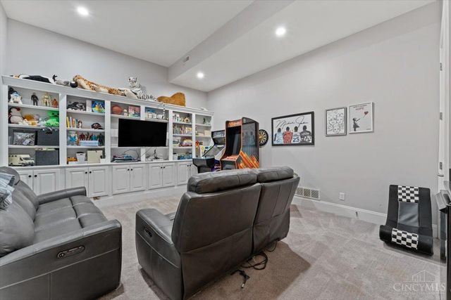 1029 Kinmont Street, Cincinnati, OH 45208
