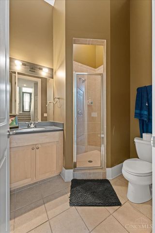 1029 Kinmont Street, Cincinnati, OH 45208