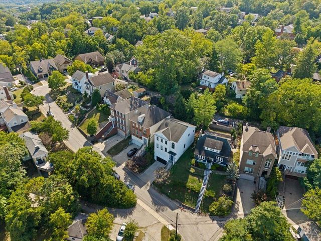 1029 Kinmont Street, Cincinnati, OH 45208