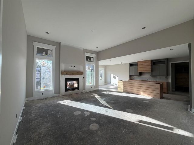 9050 FREEDOM Circle, Lenexa, KS 66227