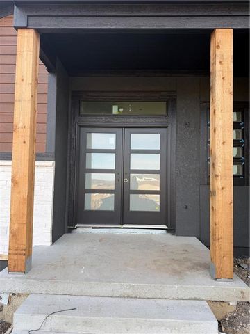 9050 FREEDOM Circle, Lenexa, KS 66227