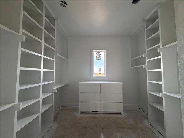 9050 FREEDOM Circle, Lenexa, KS 66227