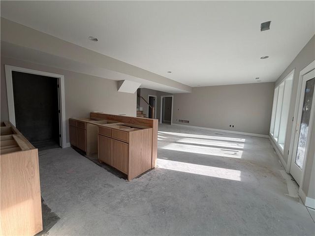 9050 FREEDOM Circle, Lenexa, KS 66227